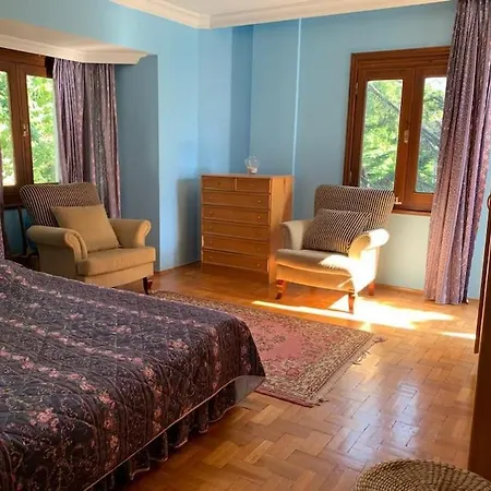 Luxury With Private Pool And Garden Appartement *